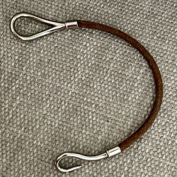 ⭐️COA⭐️HERMÈS JUMBO HOOK BRACELET⭐️Silvertone & Leather Cord Bracelet Authentic - Picture 6 of 8